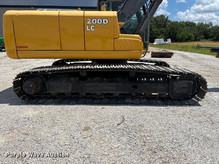 image for item EO4391 2008 John Deere 200D LC excavator