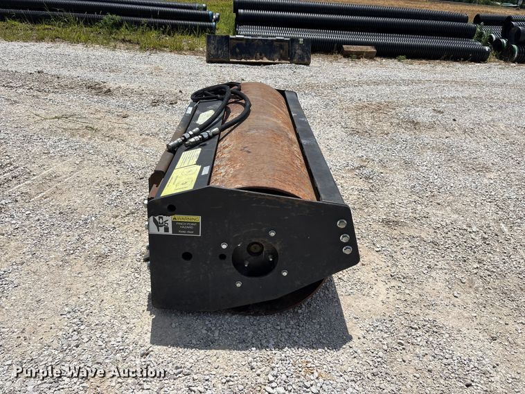 image for item EO4392 Skid steer vibratory roller