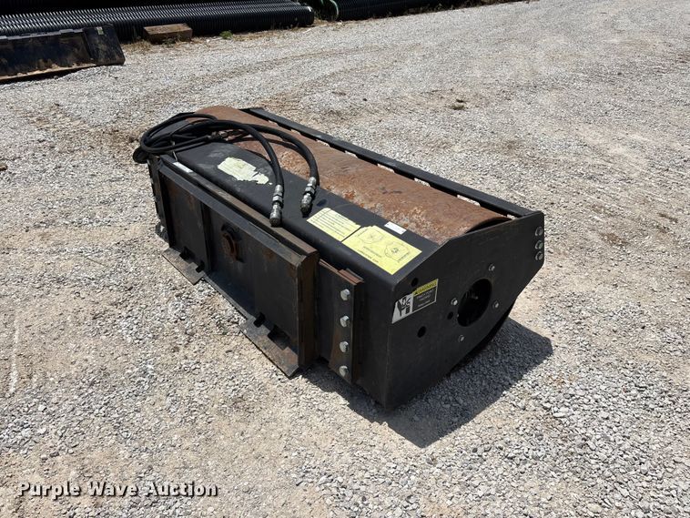 image for item EO4392 Skid steer vibratory roller