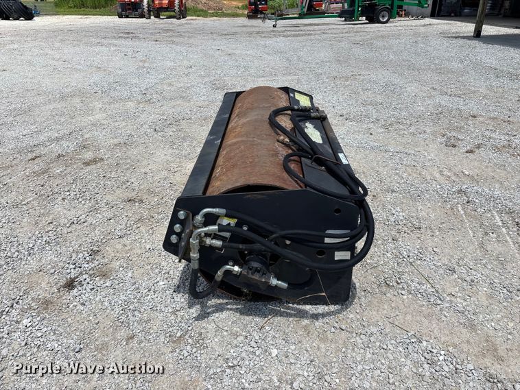 image for item EO4392 Skid steer vibratory roller