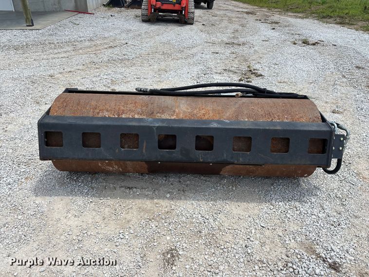 image for item EO4392 Skid steer vibratory roller