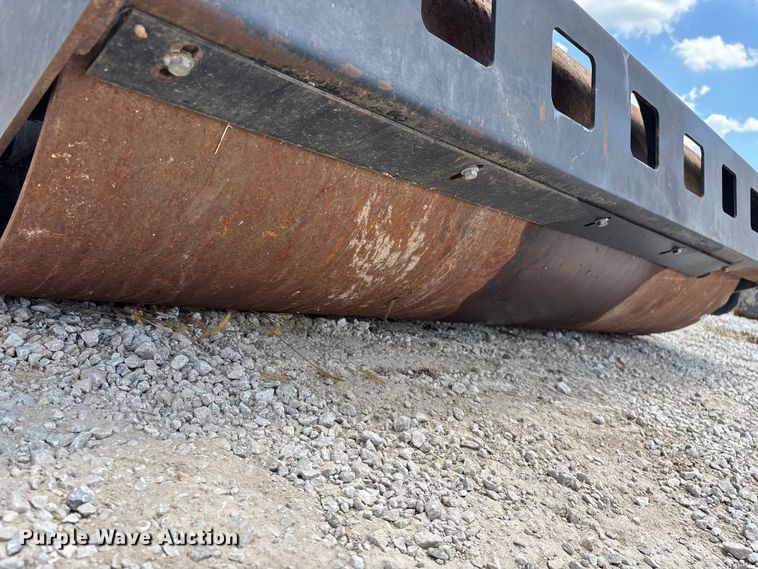 image for item EO4392 Skid steer vibratory roller