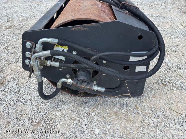 image for item EO4392 Skid steer vibratory roller