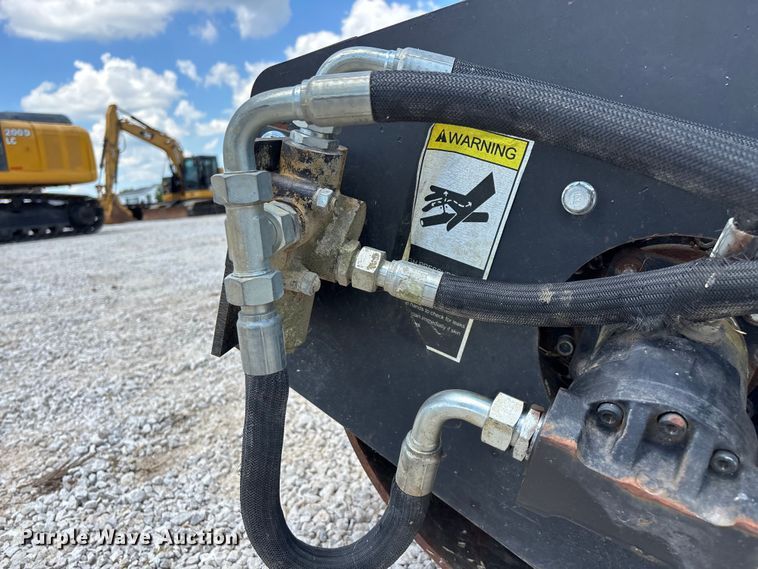 image for item EO4392 Skid steer vibratory roller