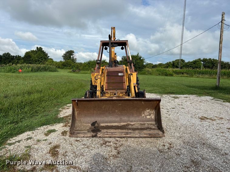 image for item EO4394 Case 480E backhoe