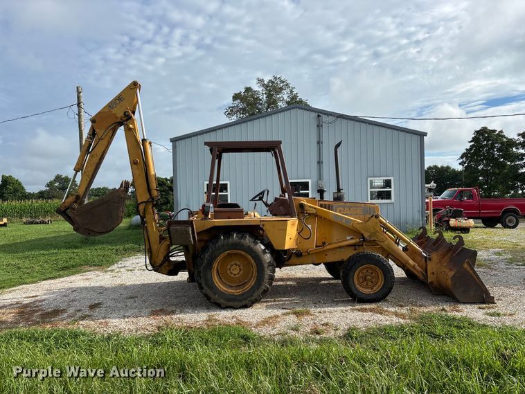 image for item EO4394 Case 480E backhoe