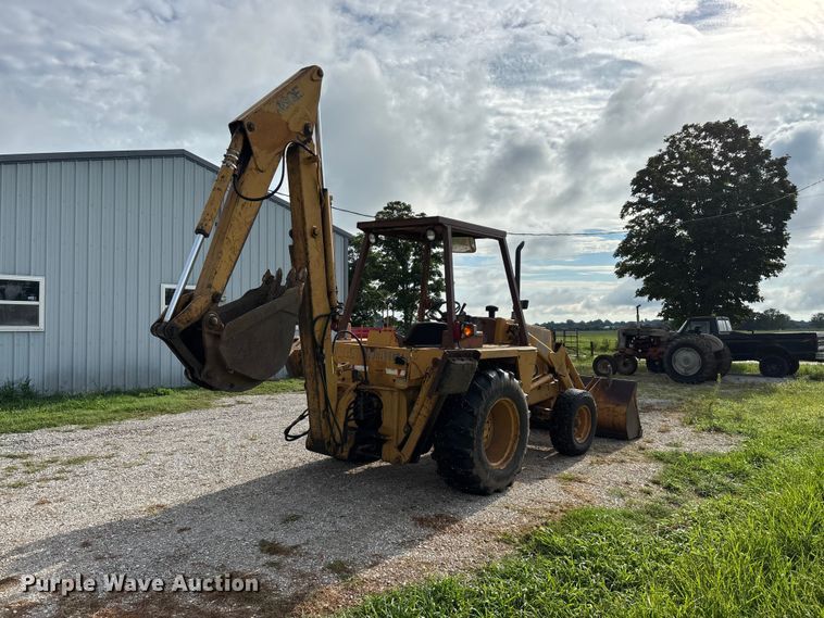 image for item EO4394 Case 480E backhoe