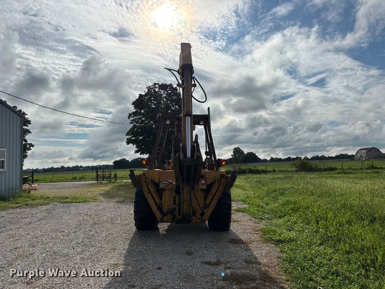 image for item EO4394 Case 480E backhoe