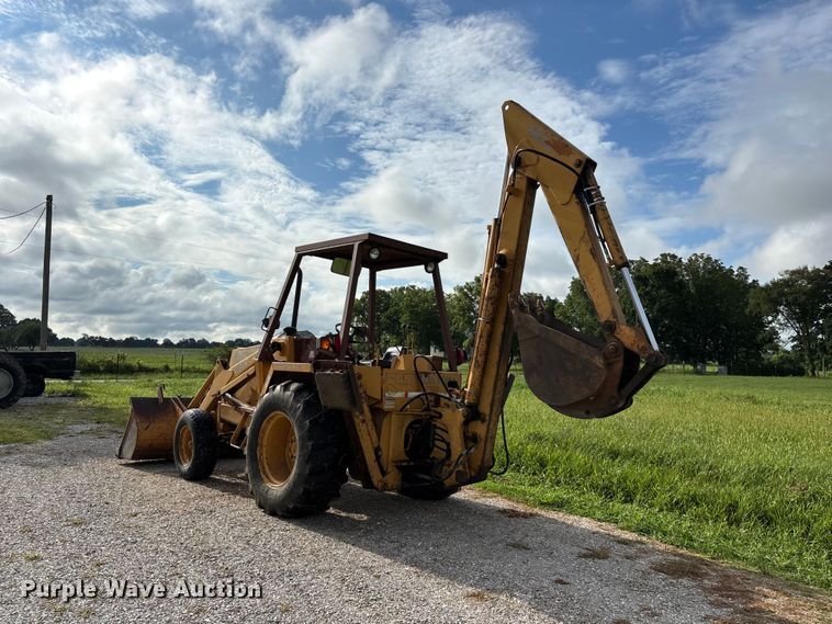 image for item EO4394 Case 480E backhoe