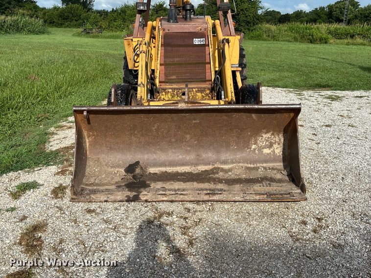 image for item EO4394 Case 480E backhoe