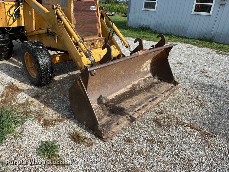 image for item EO4394 Case 480E backhoe