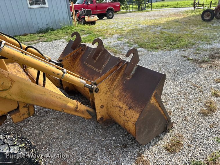 image for item EO4394 Case 480E backhoe