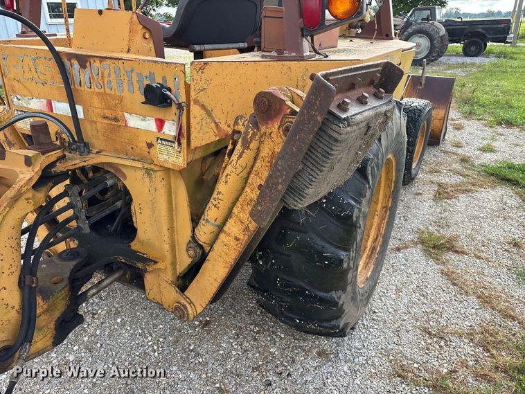 image for item EO4394 Case 480E backhoe