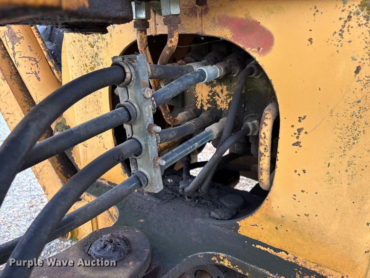 image for item EO4394 Case 480E backhoe