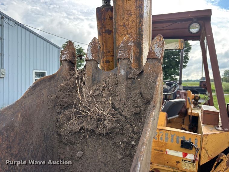 image for item EO4394 Case 480E backhoe