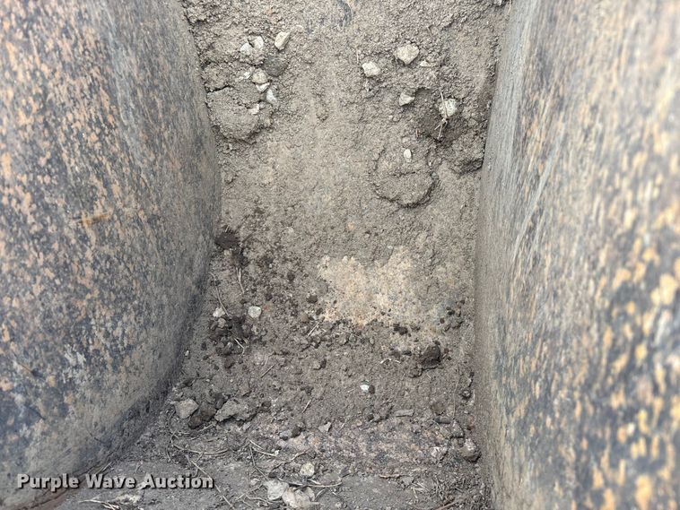 image for item EO4394 Case 480E backhoe