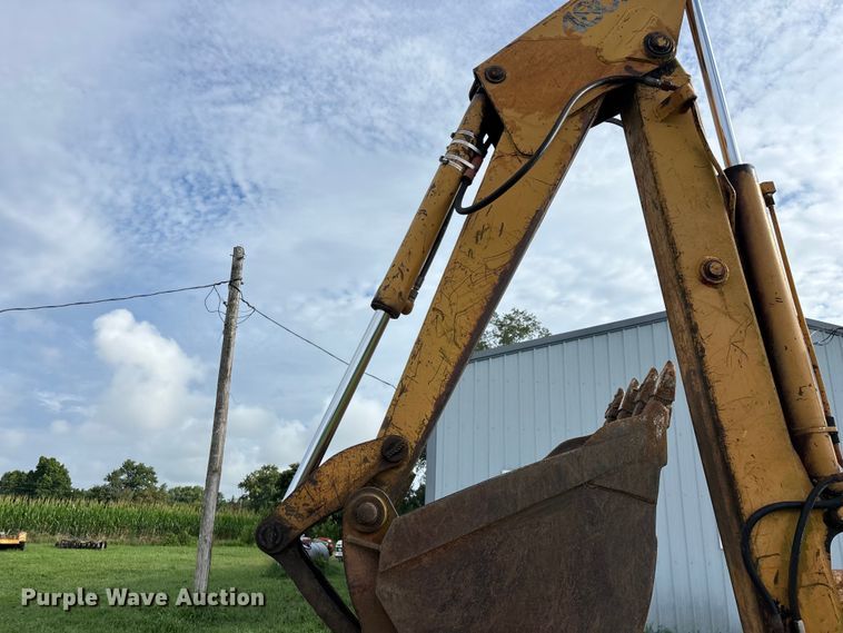 image for item EO4394 Case 480E backhoe