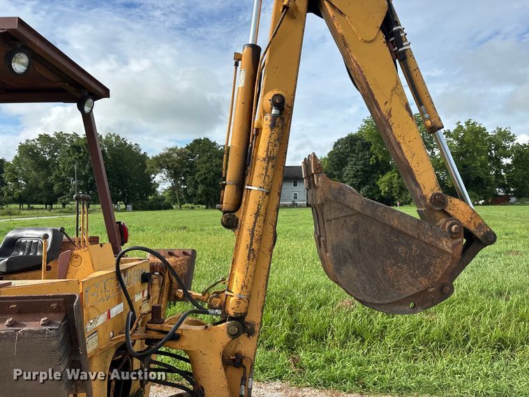 image for item EO4394 Case 480E backhoe