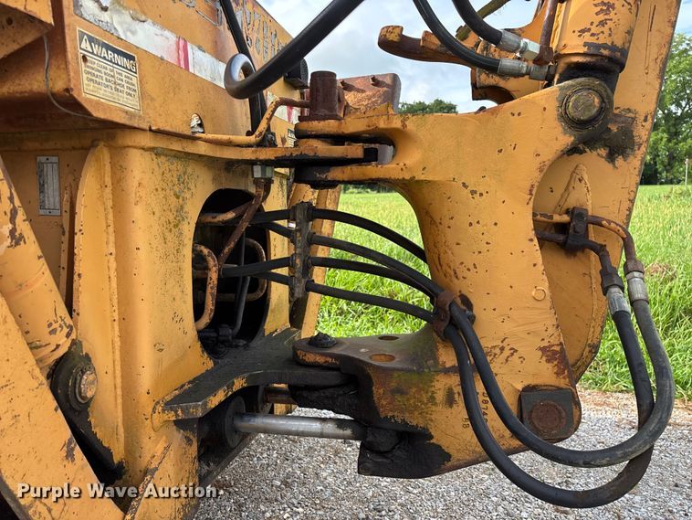 image for item EO4394 Case 480E backhoe