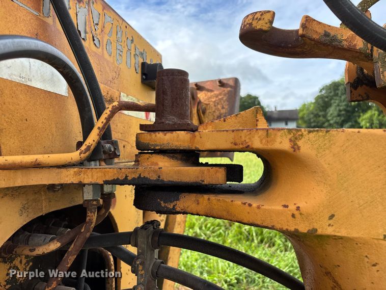 image for item EO4394 Case 480E backhoe