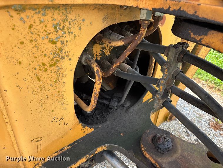 image for item EO4394 Case 480E backhoe