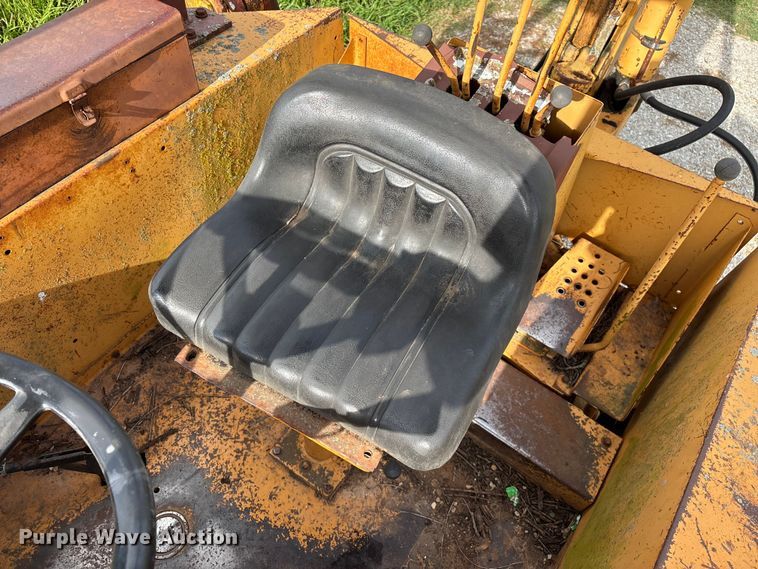 image for item EO4394 Case 480E backhoe