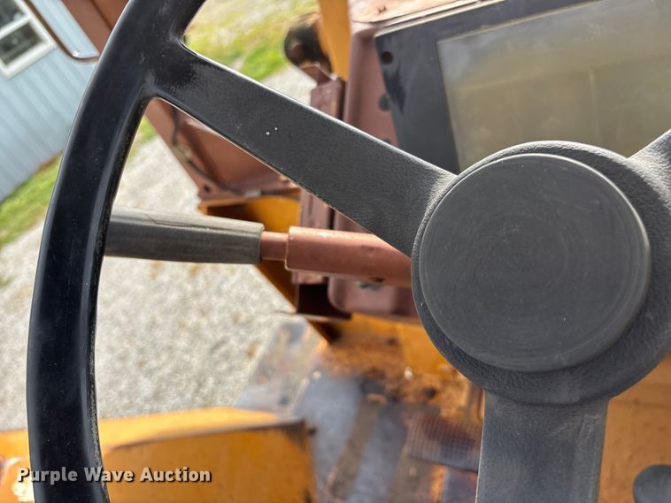 image for item EO4394 Case 480E backhoe