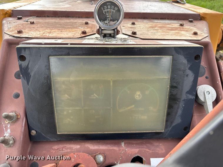 image for item EO4394 Case 480E backhoe