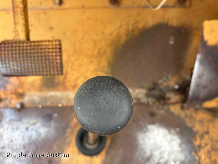 image for item EO4394 Case 480E backhoe