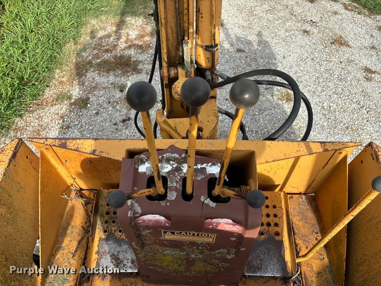 image for item EO4394 Case 480E backhoe