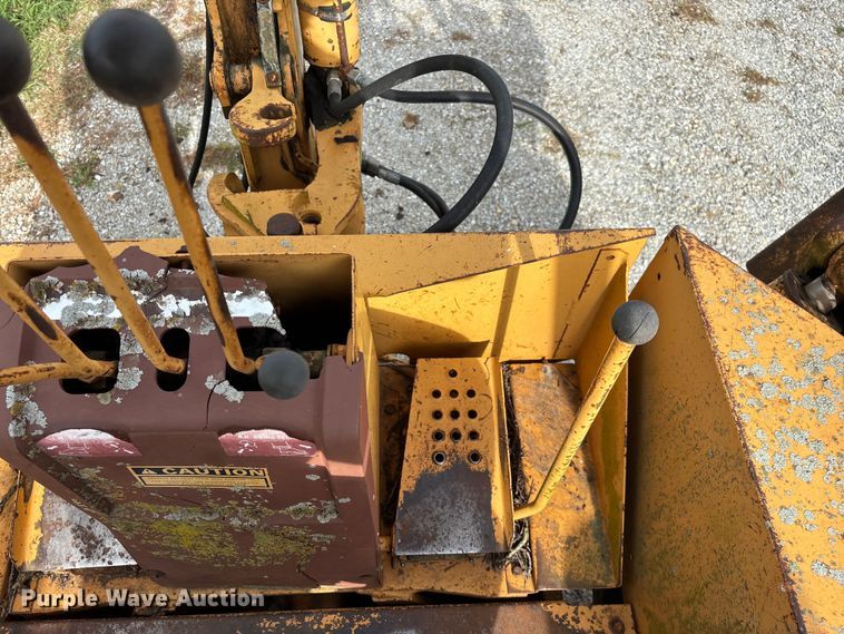 image for item EO4394 Case 480E backhoe