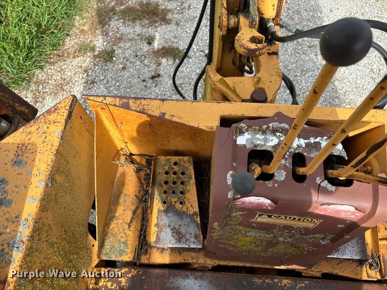image for item EO4394 Case 480E backhoe