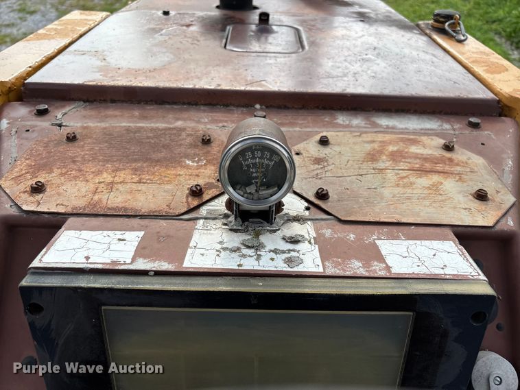 image for item EO4394 Case 480E backhoe