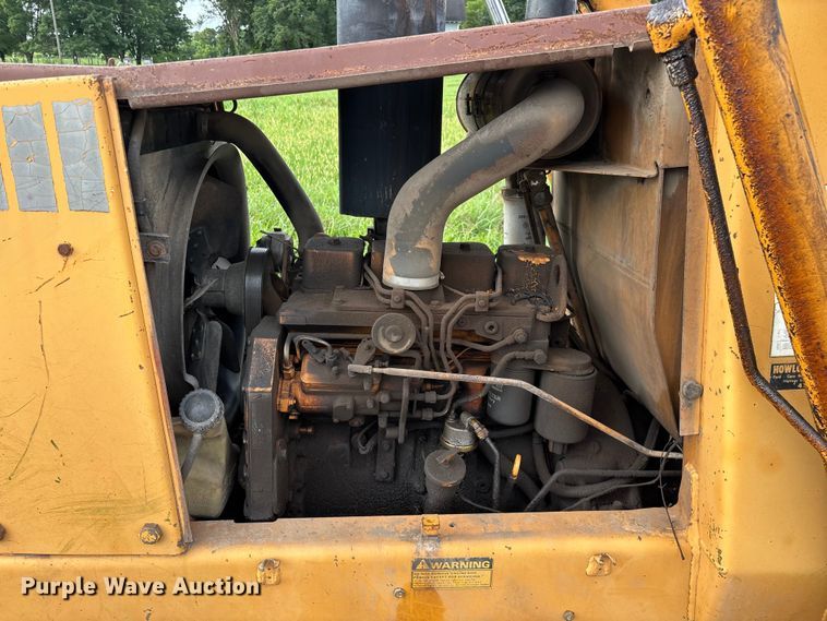 image for item EO4394 Case 480E backhoe