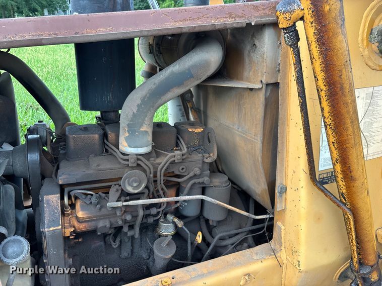 image for item EO4394 Case 480E backhoe