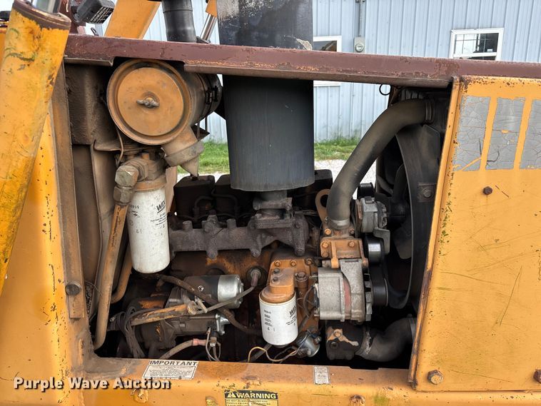 image for item EO4394 Case 480E backhoe