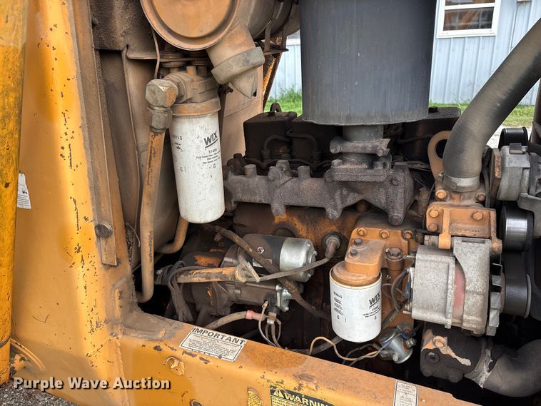 image for item EO4394 Case 480E backhoe