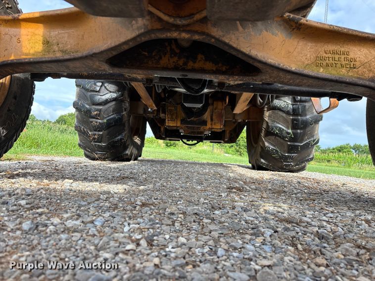 image for item EO4394 Case 480E backhoe