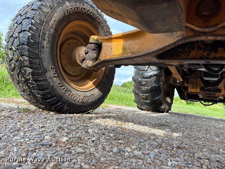 image for item EO4394 Case 480E backhoe