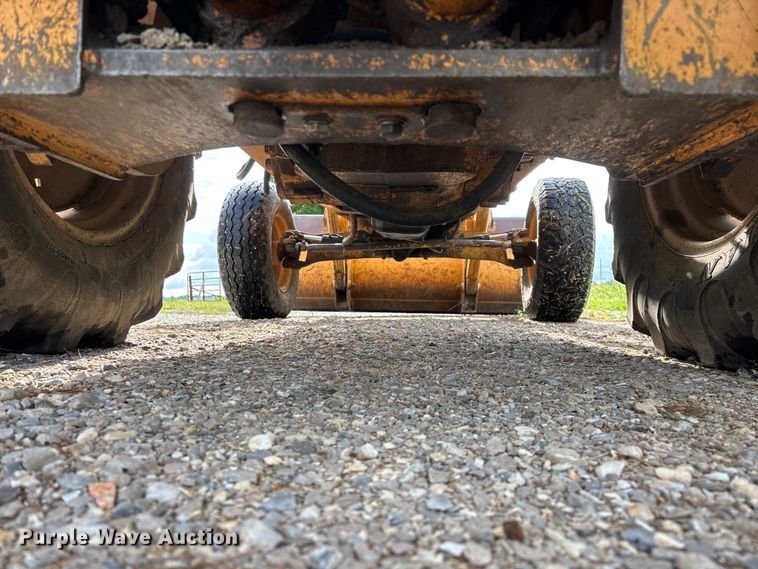 image for item EO4394 Case 480E backhoe