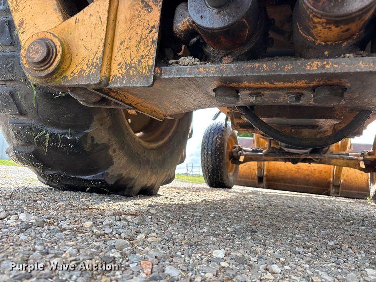 image for item EO4394 Case 480E backhoe