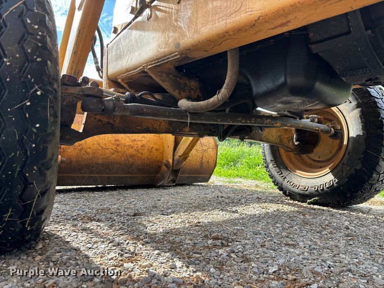 image for item EO4394 Case 480E backhoe