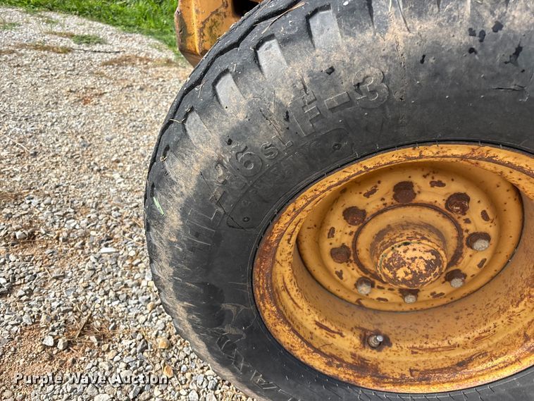 image for item EO4394 Case 480E backhoe