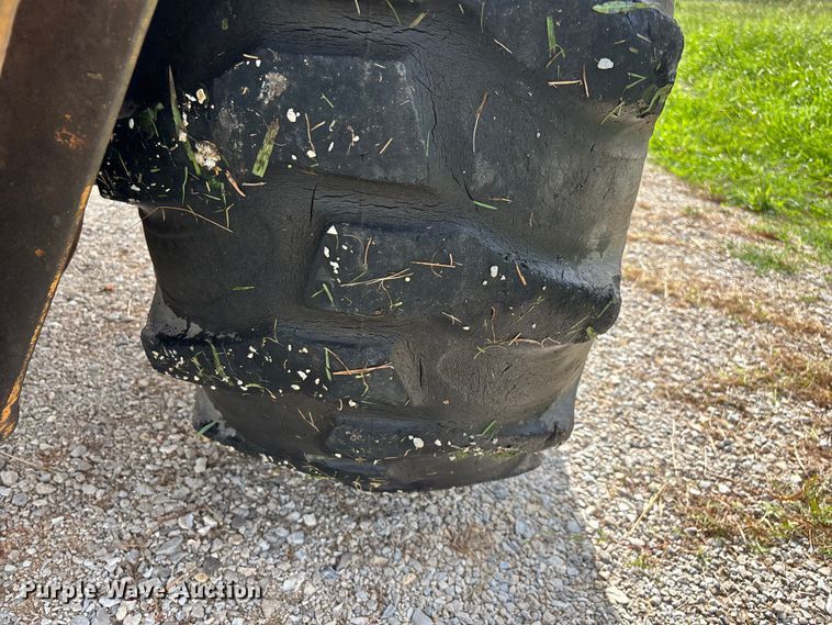 image for item EO4394 Case 480E backhoe