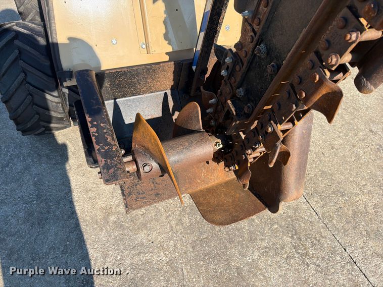 image for item EO8541 2003 Ditch Witch 410SXD vibratory cable plow