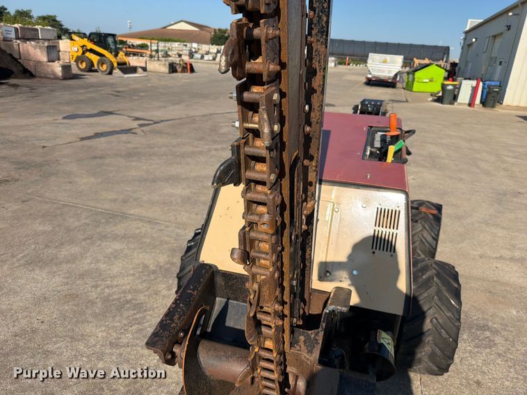 image for item EO8541 2003 Ditch Witch 410SXD vibratory cable plow
