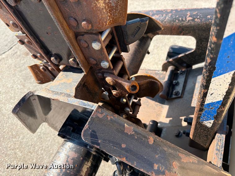 image for item EO8541 2003 Ditch Witch 410SXD vibratory cable plow