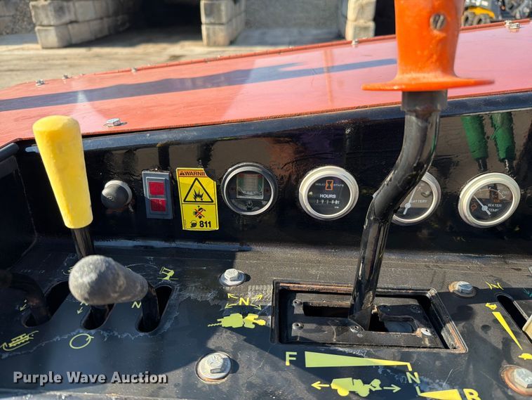 image for item EO8541 2003 Ditch Witch 410SXD vibratory cable plow