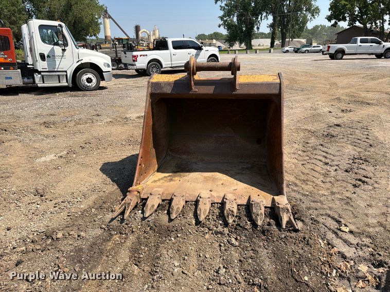 image for item EO8644 CF bucket