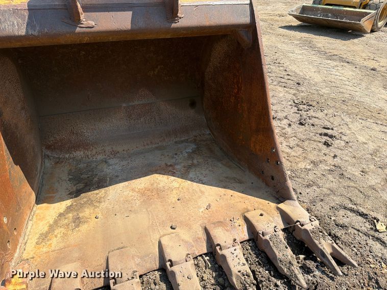 image for item EO8644 CF bucket